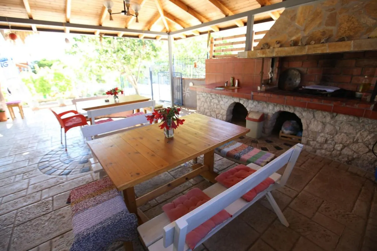 Vila Enea Ksamil 0*,  Albania